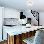 Melek Holiday home Stivan
