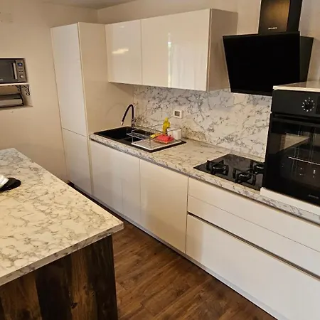 Melek Holiday home Stivan